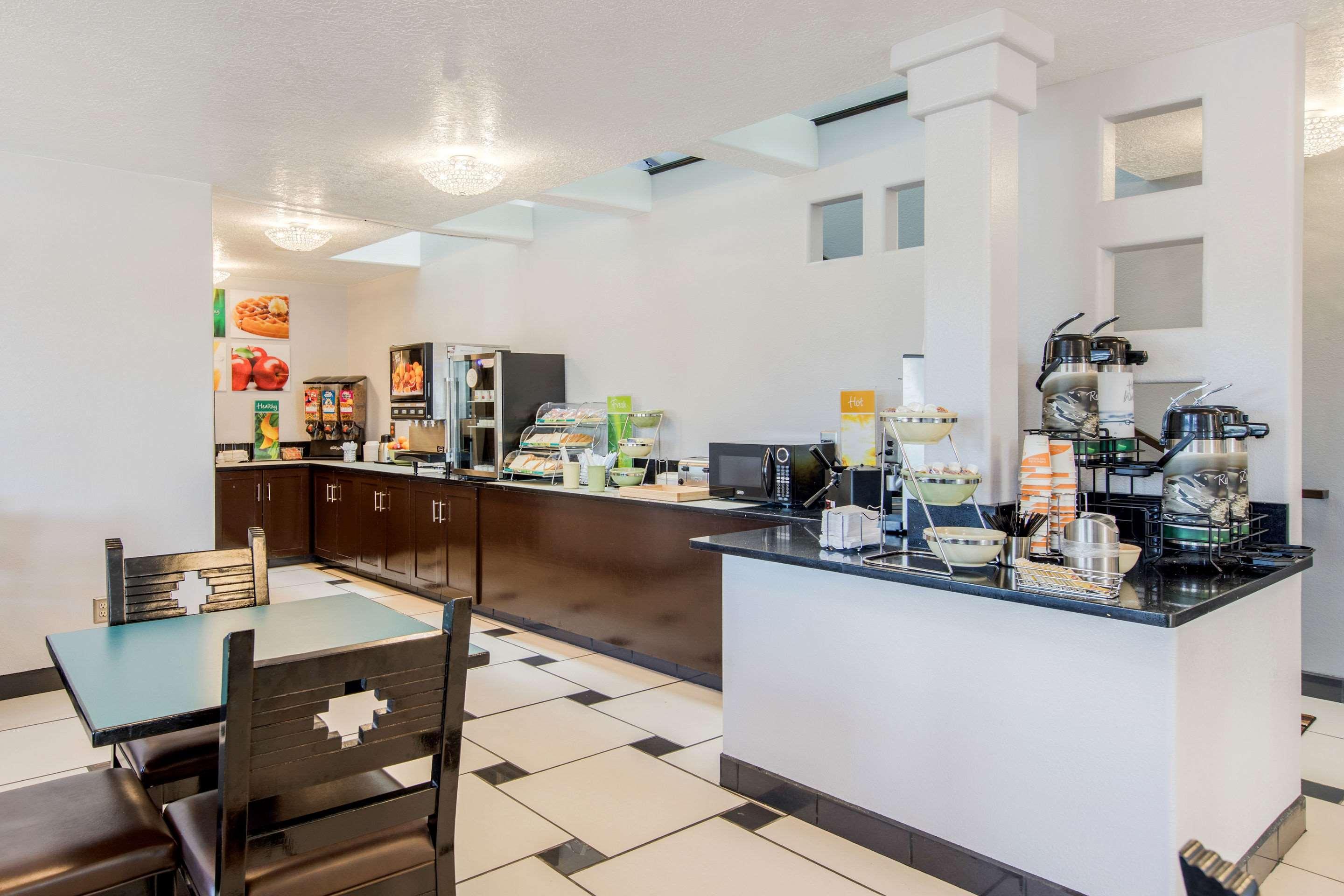 Quality Inn & Suites Albuquerque North Near Balloon Fiesta Park Εξωτερικό φωτογραφία