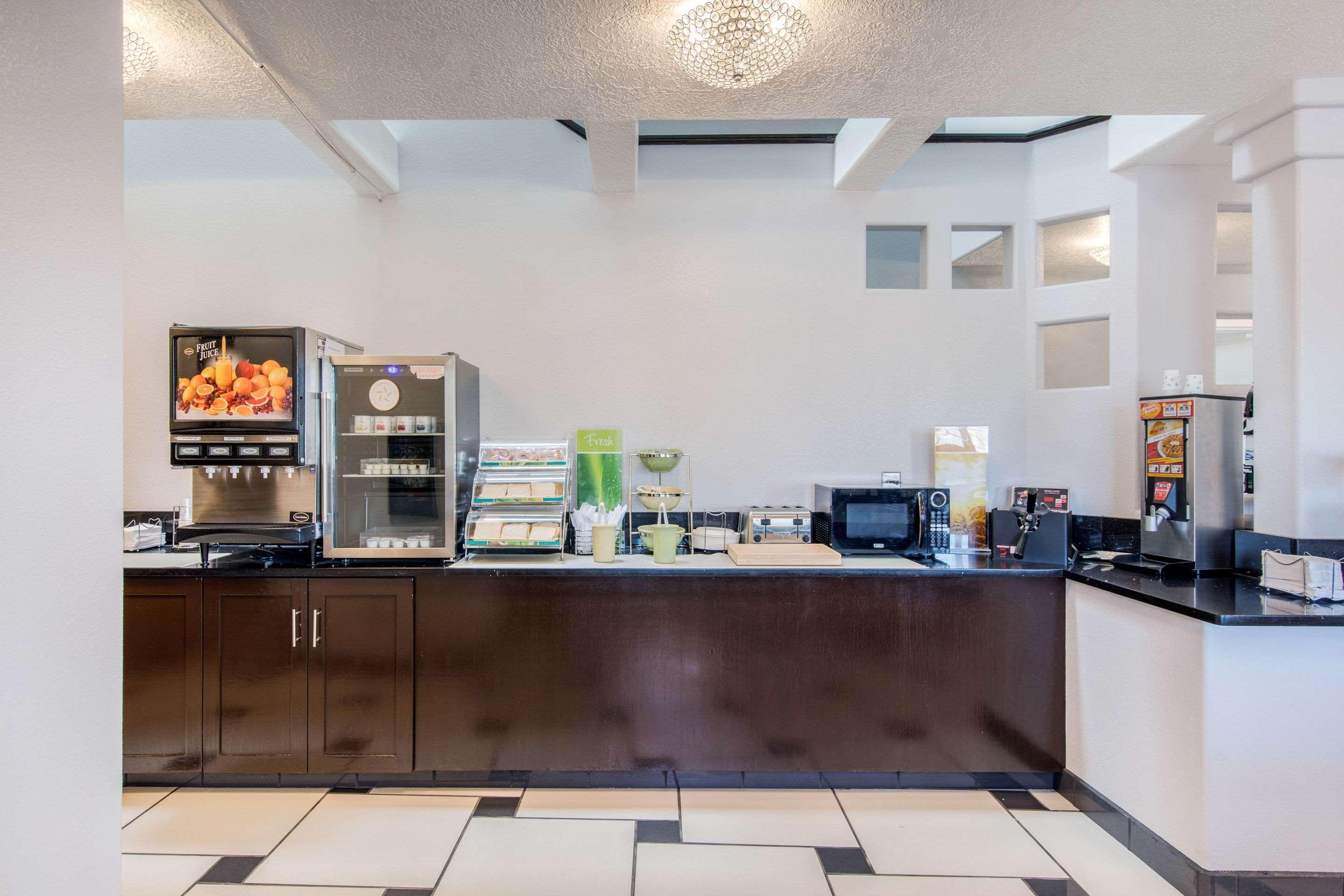 Quality Inn & Suites Albuquerque North Near Balloon Fiesta Park Εξωτερικό φωτογραφία