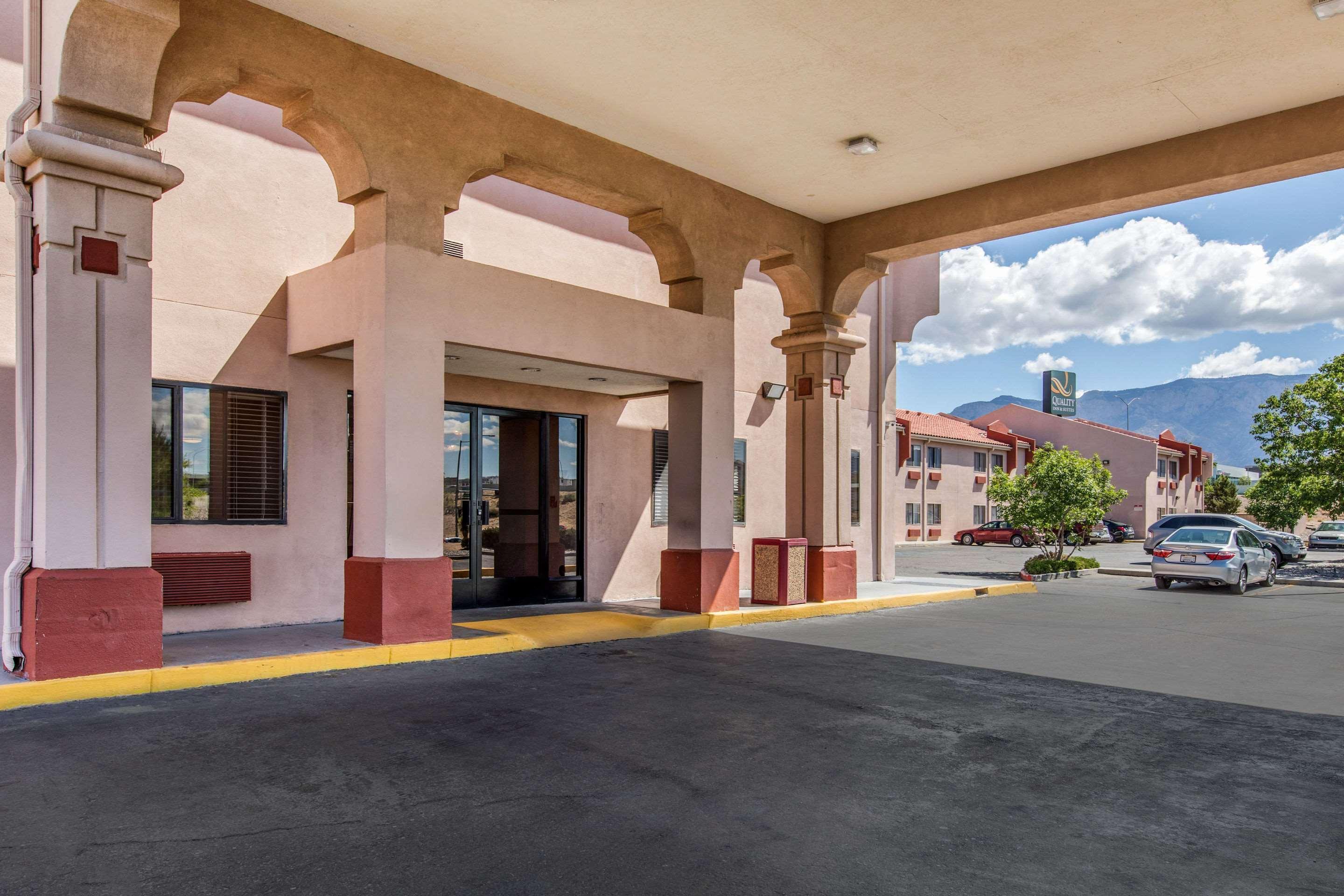 Quality Inn & Suites Albuquerque North Near Balloon Fiesta Park Εξωτερικό φωτογραφία